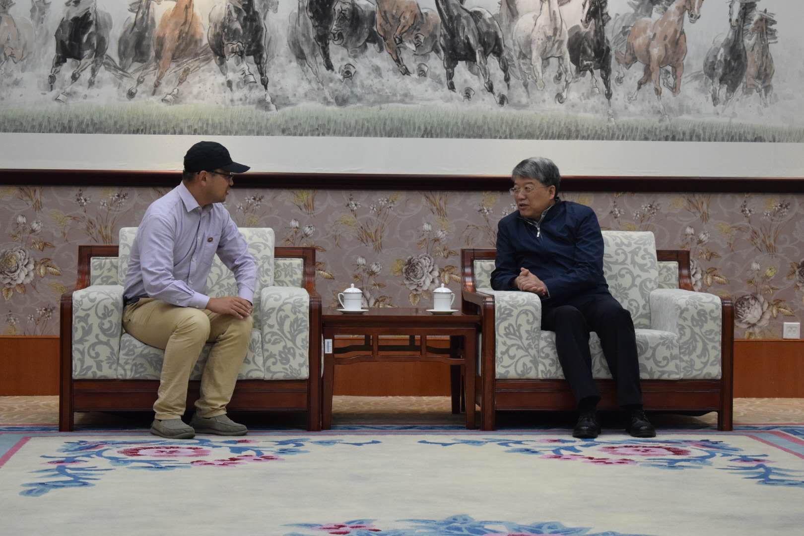  康安途杨晨博士受到山大党委书记郭新立亲切接见 